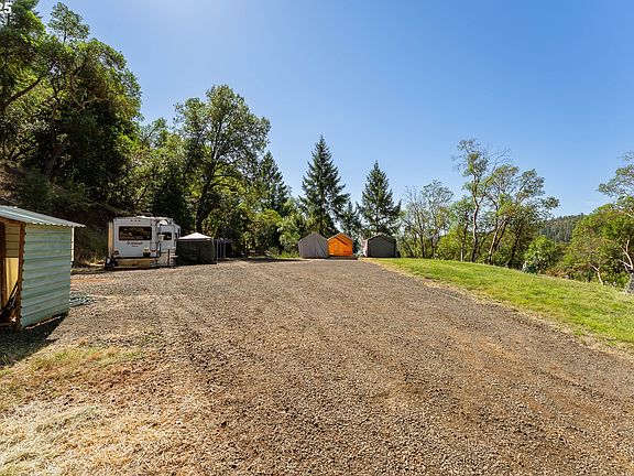 2nd image of 1245 Sunshine Rd