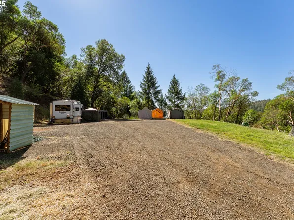 1245 Sunshine Rd, Roseburg, OR 97470