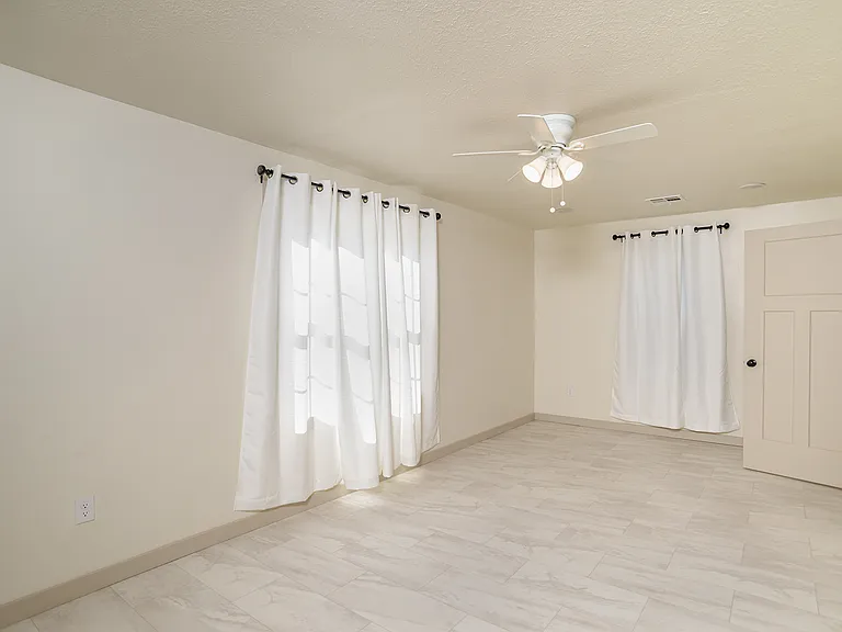 807 W Bennett Dr — Photo 28