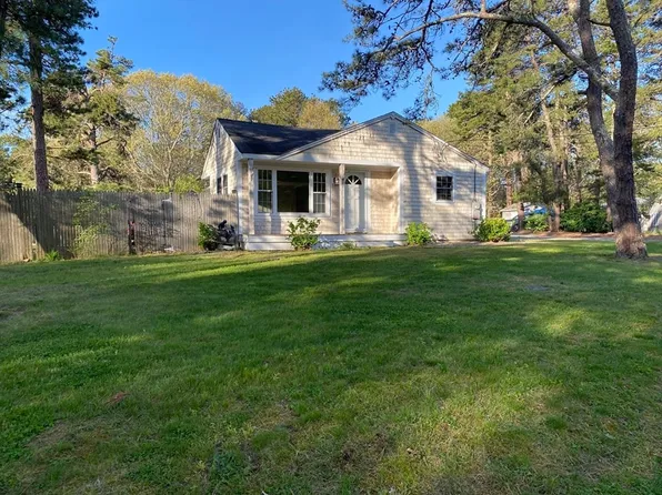 14 Andersen Ave, East Sandwich, MA 02537