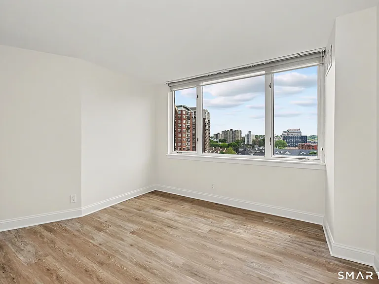 25 Forest St #11A — Photo 16