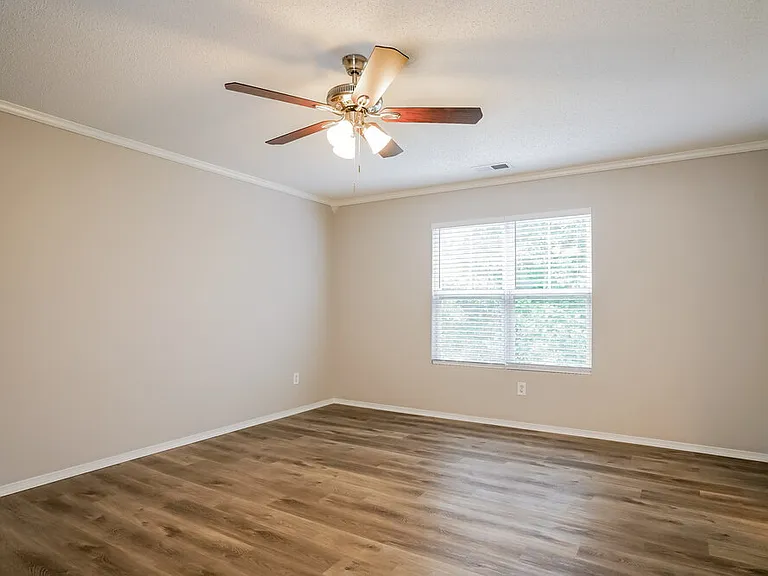 1024 Mailwood Dr — Photo 11