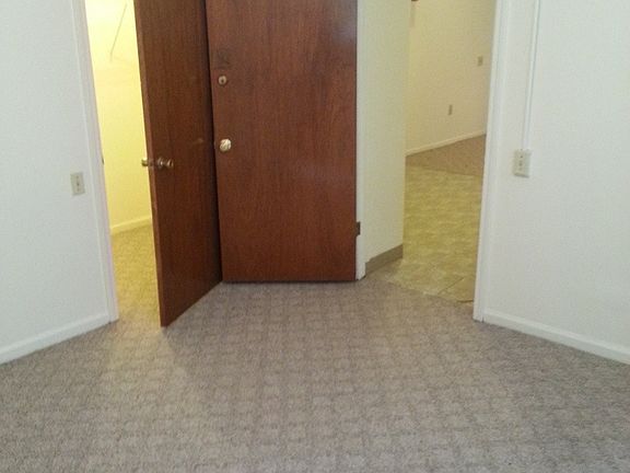 5th image of 238 N Pine Ave APT 3D