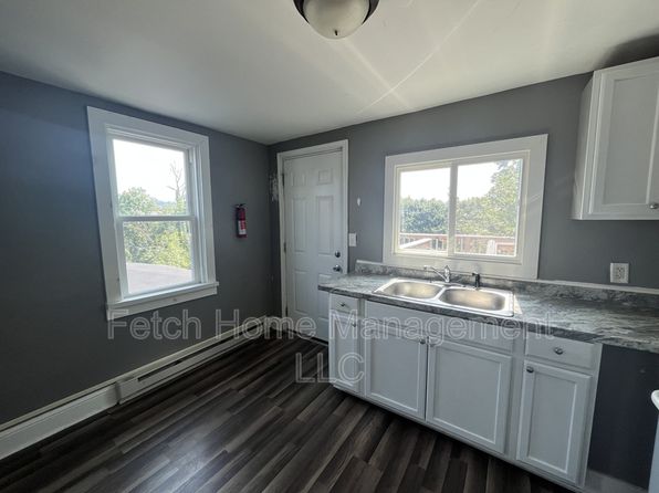 106 S Pershing Ave FLOOR 3