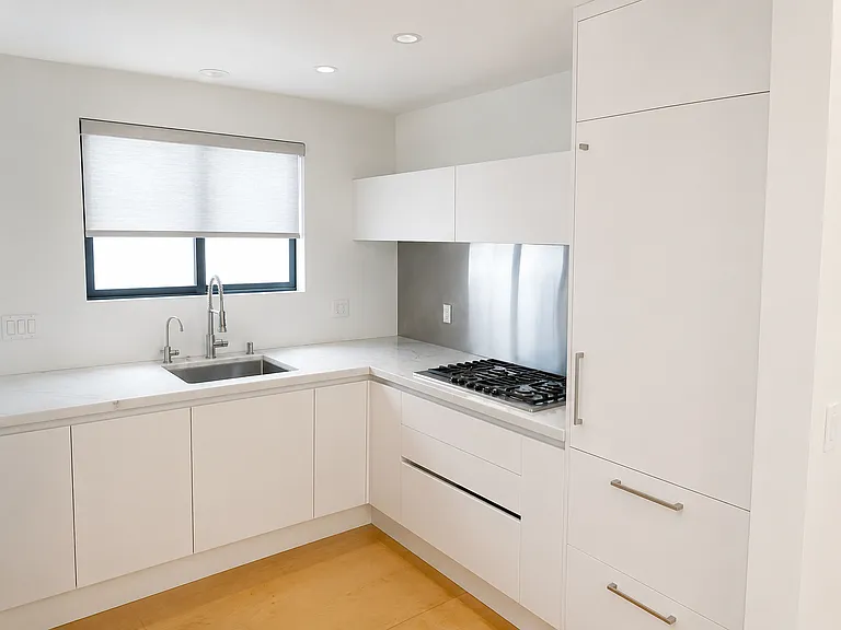 1113 Electric Ave #14 — Photo 4
