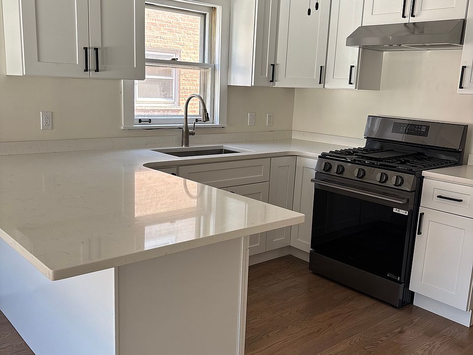 1st image of 8652 Leamington Ave