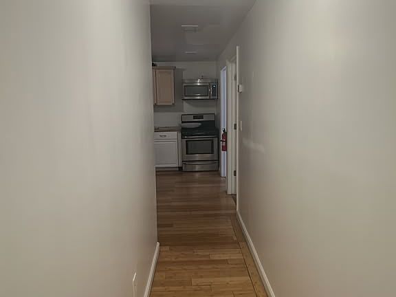 5th image of 164 University Ave APT 1