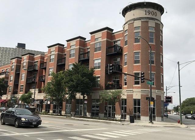 1st image of 1935 S Archer Ave APT 324