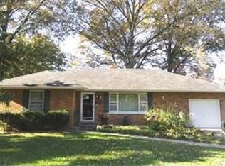 20 Friendly Dr, Belleville, IL 62226