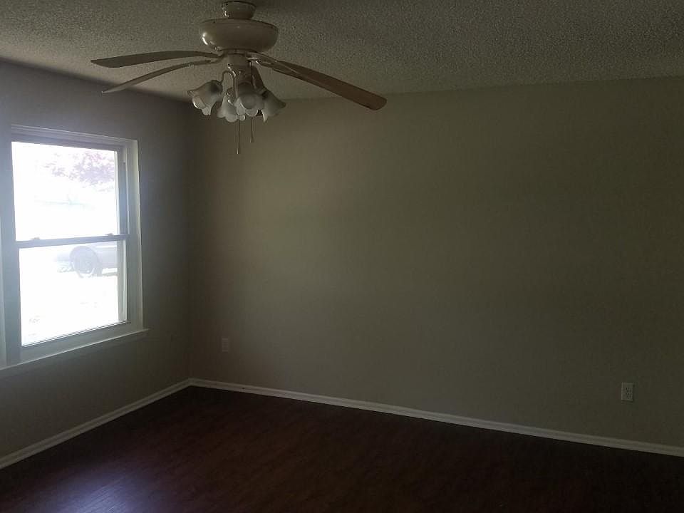 2nd image of 160 Schooner Ave