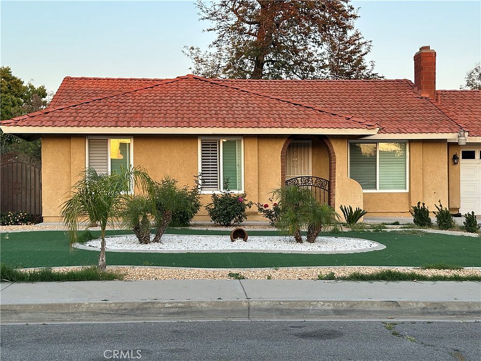 1st image of 961 S Vine Ave