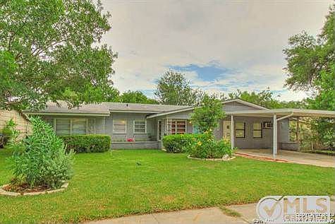 2nd image of 338 Pinewood Ln