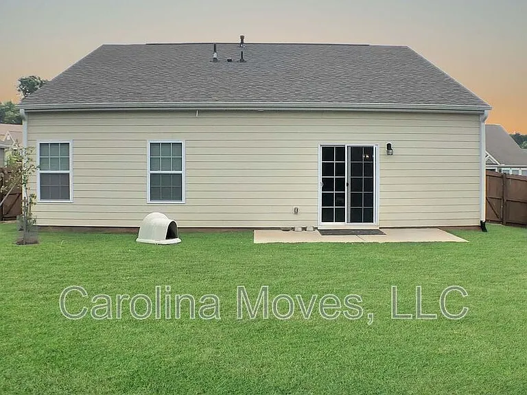200 Hartwood Lake Ln — Photo 16
