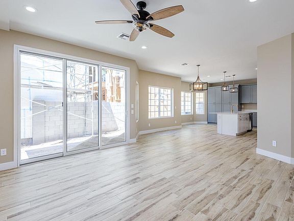 4th image of 3240 E Pinchot Ave #12