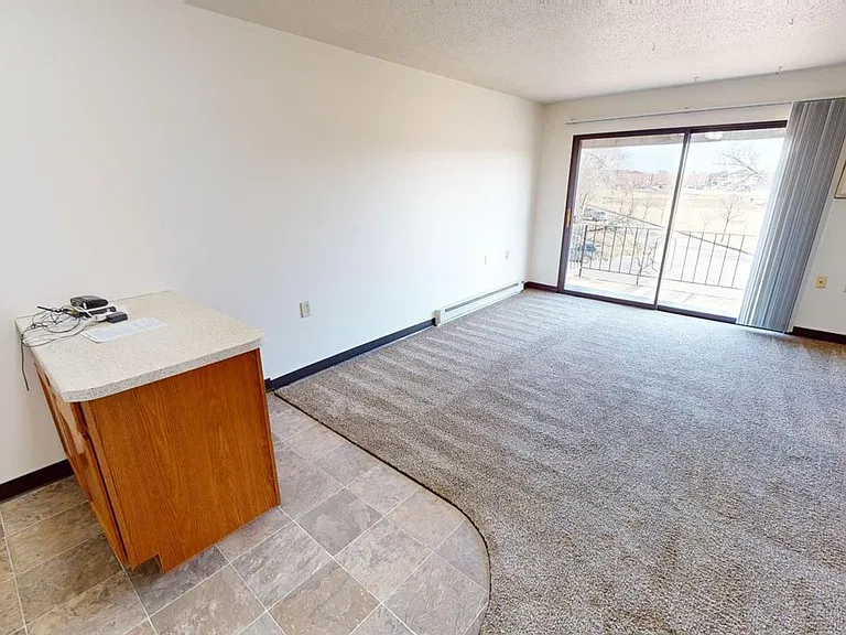 Park Place West Apartments — Photo 32