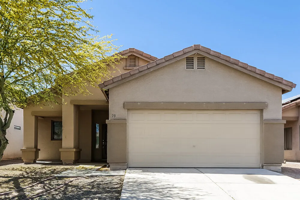 3 bed, 2.0 bath, 1238 sqft, $2,380 — Photo 1