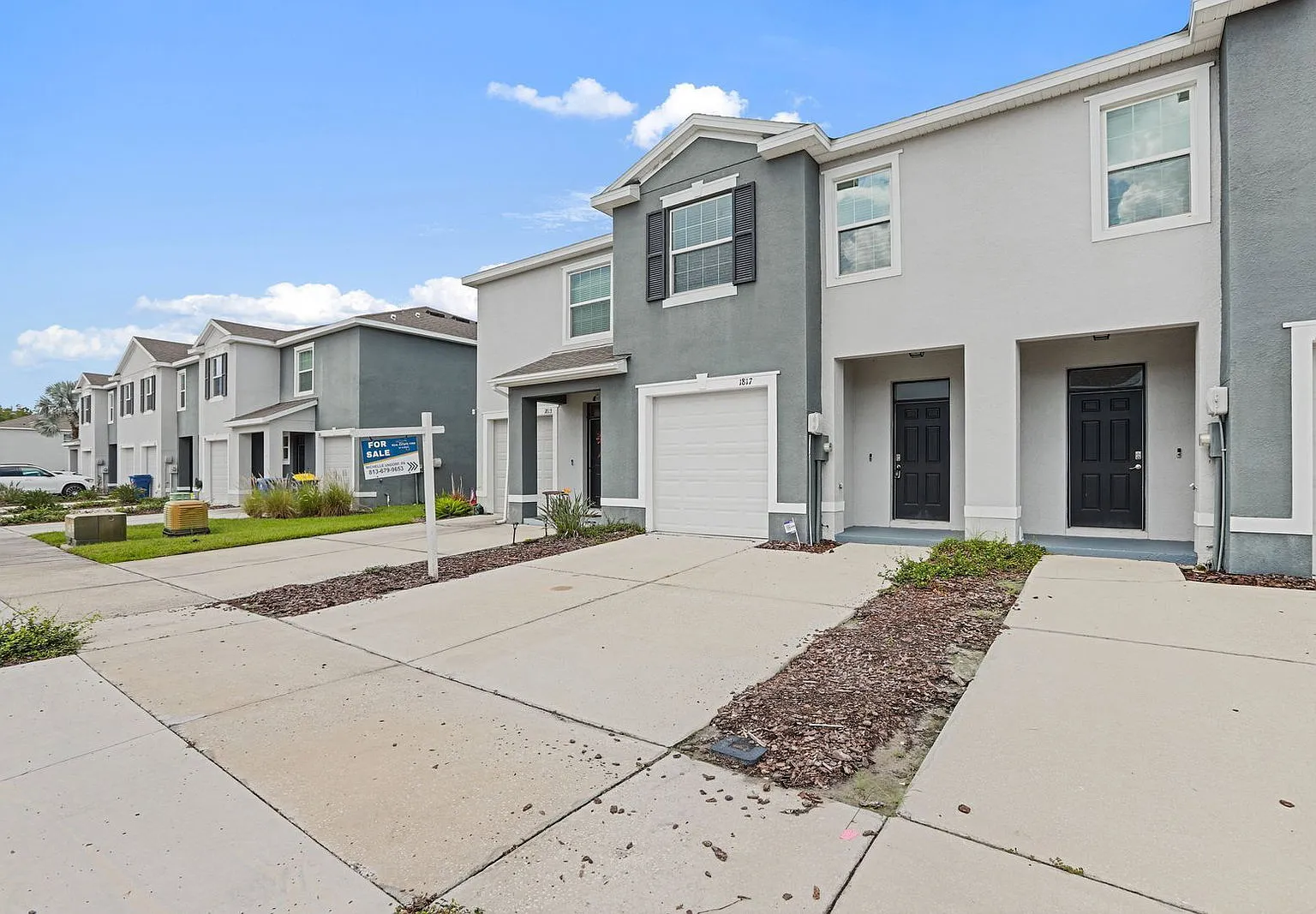 3 bed, 2.5 bath, 1673 sqft, $2,200 — Photo 2