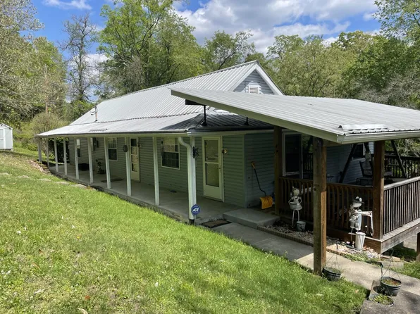 1719 Laurel Creek Rd, Fayetteville, WV 25840
