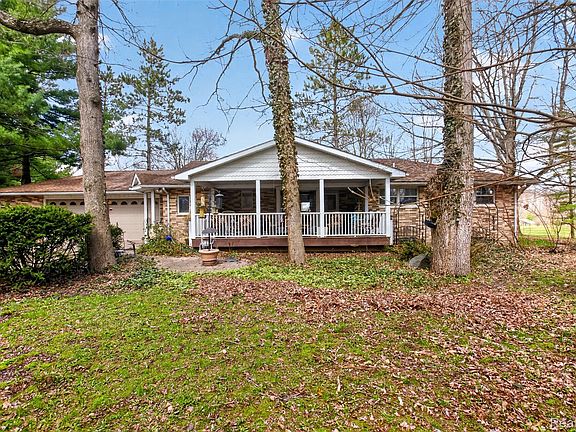 5th image of 8197 Irish Rd