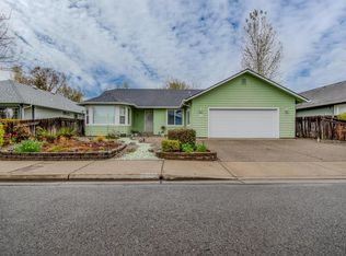 1910 SW J St, Grants Pass, OR 97526
