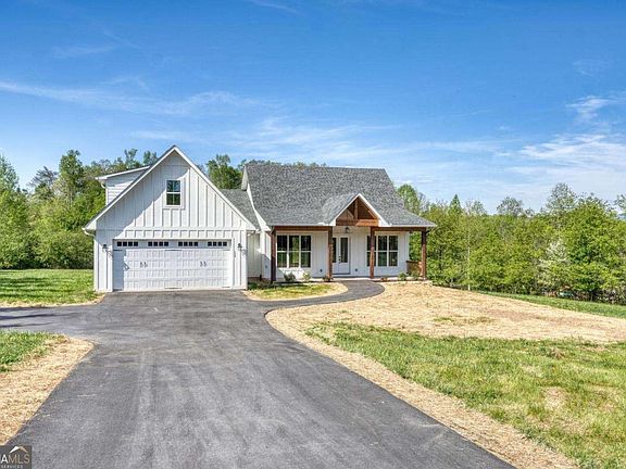 2nd image of 124 Meadow Brooke Ln #2