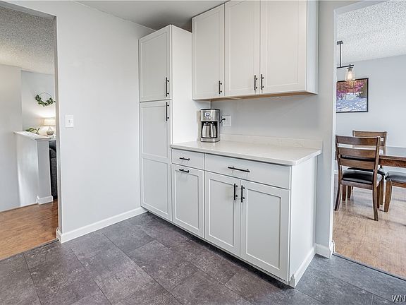 5th image of 240 Greengage Cir