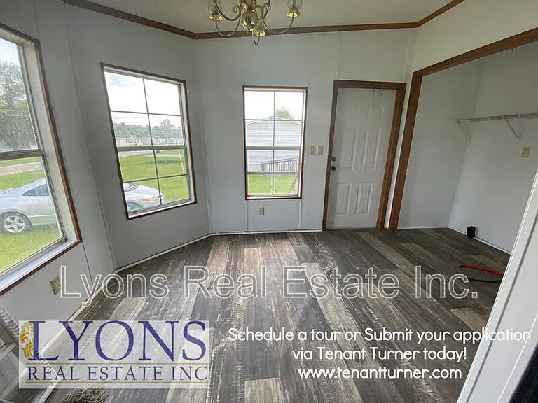 607 Crestview Dr — Photo 17