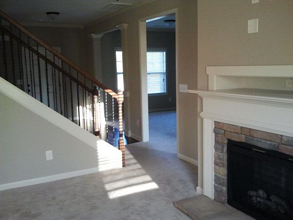 5th image of 42 New Castle Dr