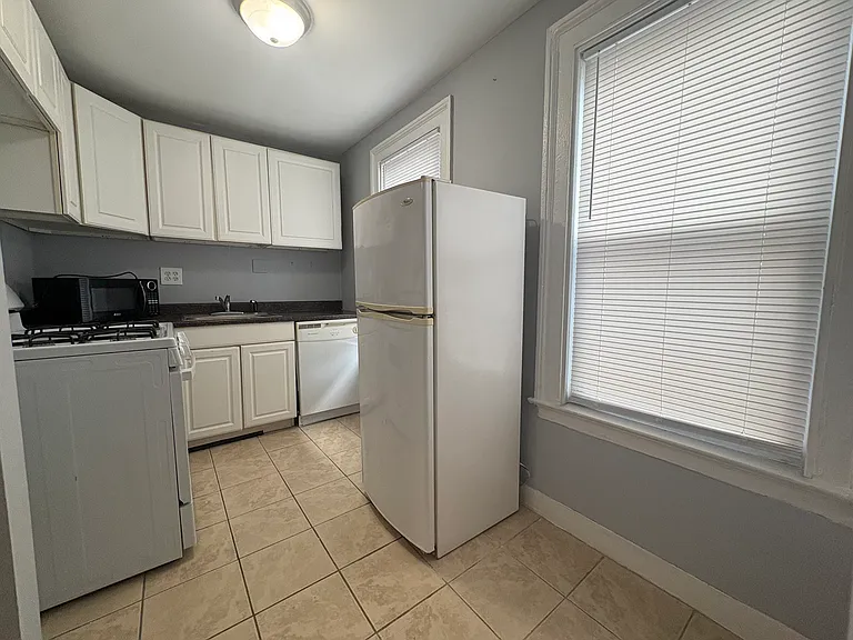 512 Chapel St #1R — Photo 5