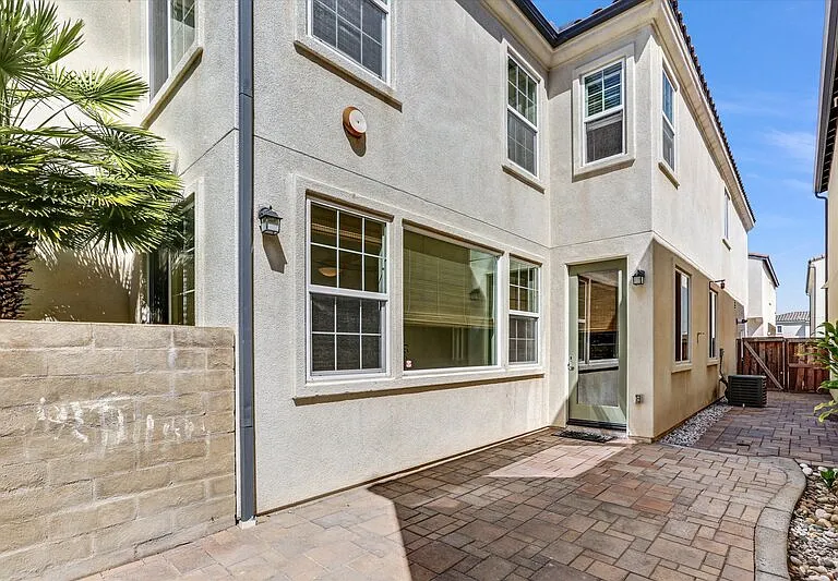 2215 Antonio Dr — Photo 28