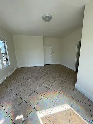354 Chestnut Ave — Photo 2