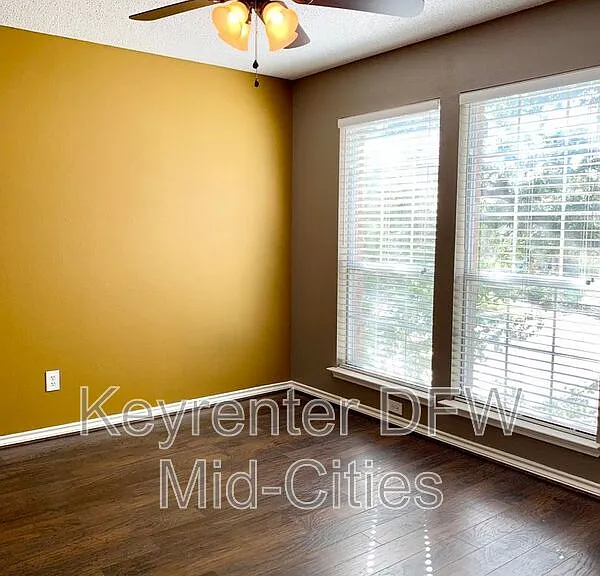 8702 Saddlehorn Dr — Photo 33