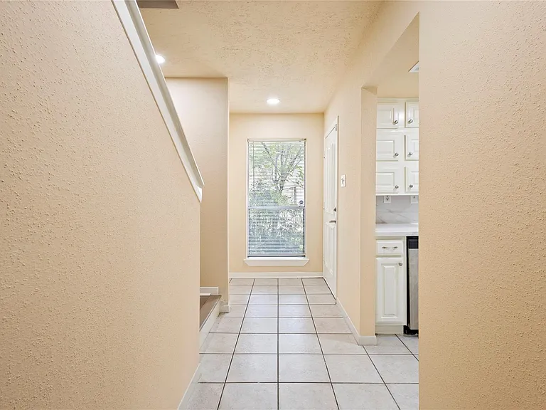 5921 Arncliffe Dr #5921 — Photo 5
