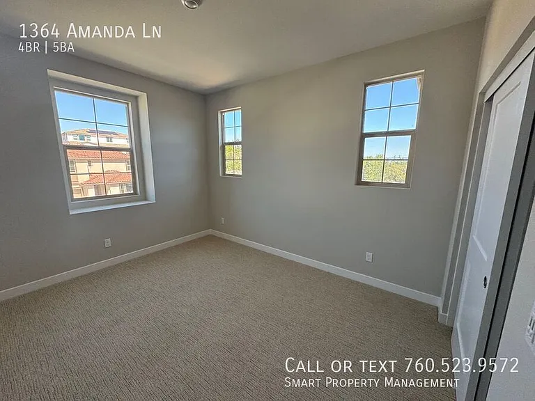 1364 Amanda Ln — Photo 9