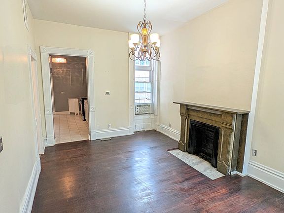 4th image of 229 S Racine Ave APT 1
