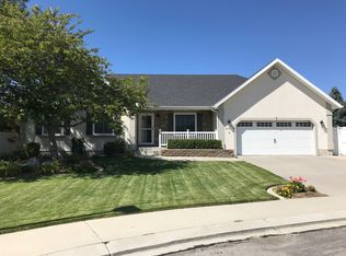10383 N Applewood Cir, Cedar Hills, UT 84062