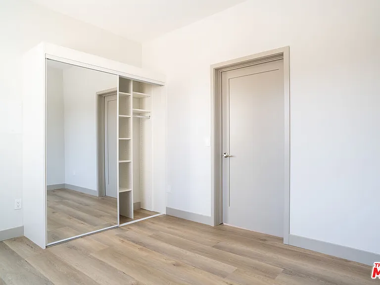 2223 Clifford St #104 — Photo 6