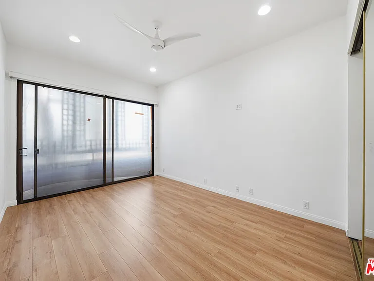 141 S Linden Dr #206 — Photo 34