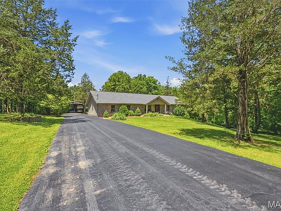 2nd image of 3939 Burgio Ln