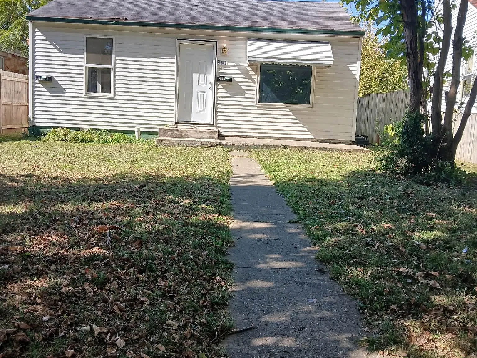 2440 Villa Ave — Photo 1