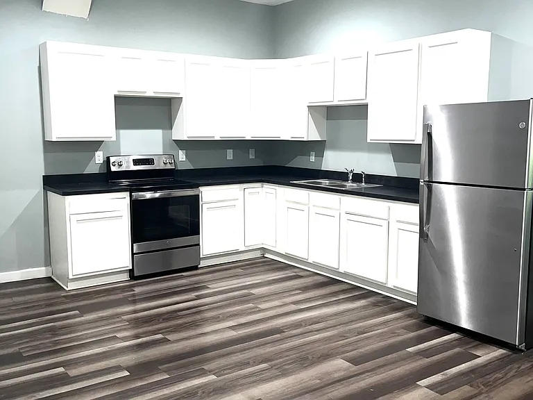 2215 W Market St — Photo 2