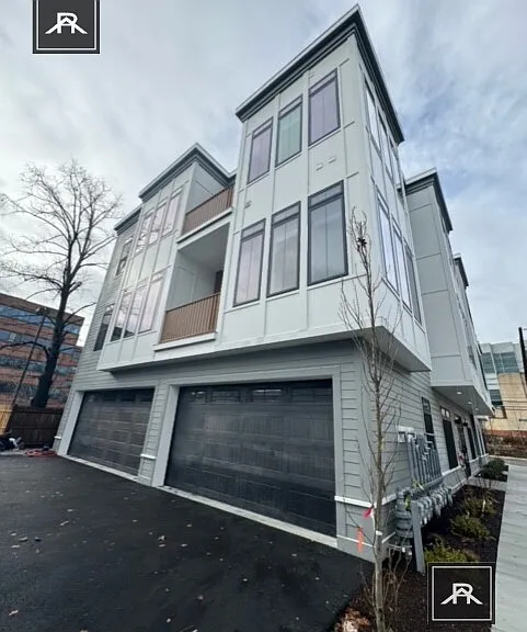 159 Everett St #302 — Photo 16