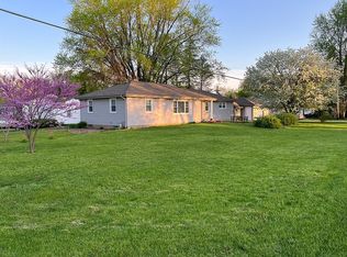 1619 Beach Rd, McHenry, IL 60050