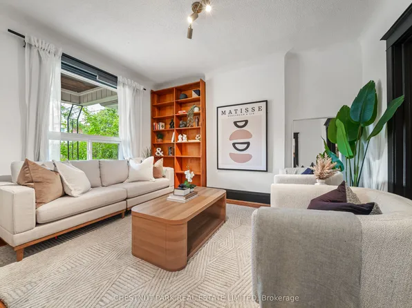 791 Manning Ave, Toronto, ON M6G 2W7