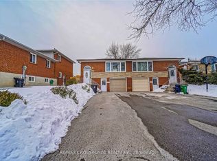 30 Pindar Cres, Toronto, ON M2J 3L4