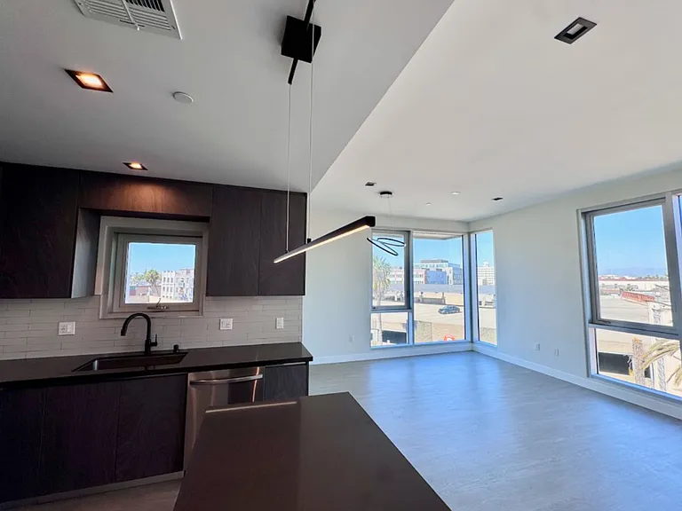 495 Promenade Ave — Photo 54