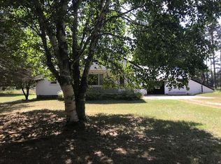 9406 E Traynor Rd, Goetzville, MI 49736