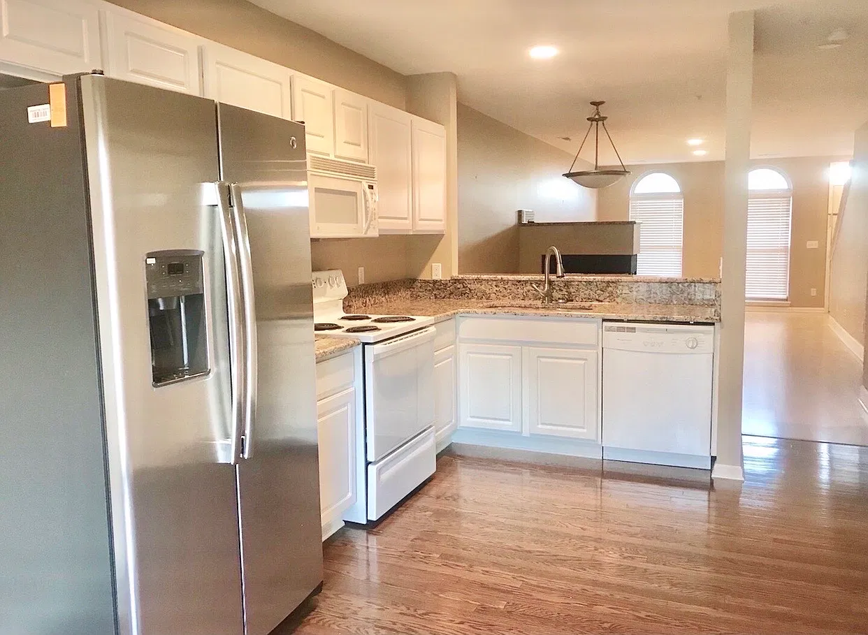 2 bed, 2.5 bath, 1480 sqft, $1,850 — Photo 4