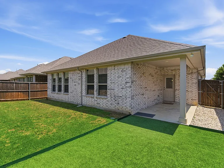 1017 Almond St — Photo 27