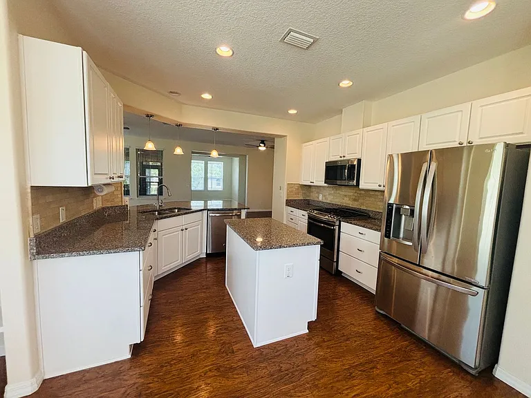 4859 NW 35th Lane Rd — Photo 6